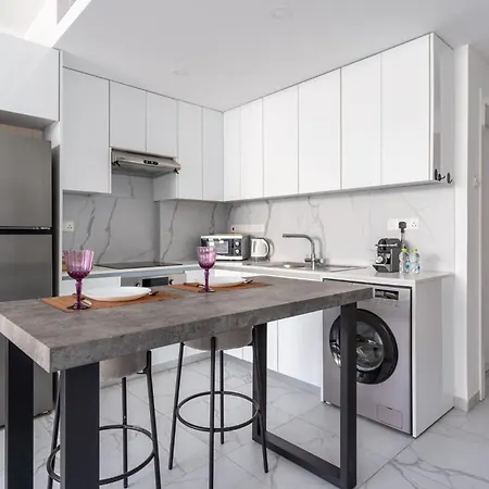 Apartamento Coastal 2br Sea View Near Mackenzie Larnaca