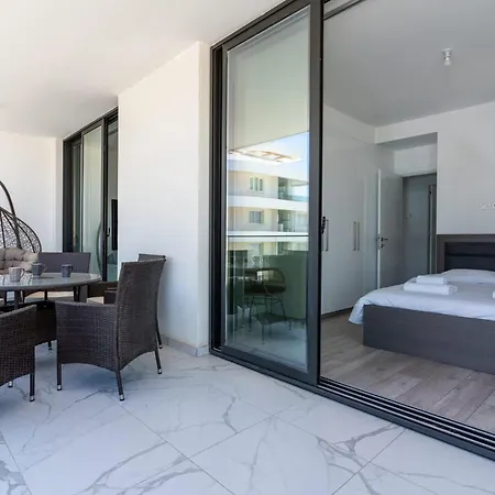 Apartamento Coastal 2br Sea View Near Mackenzie Larnaca